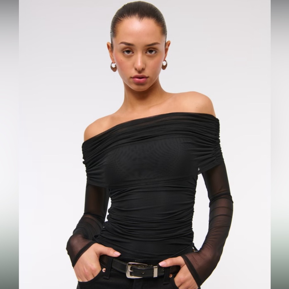 Abercrombie & Fitch Black Off-Shoulder Blouse